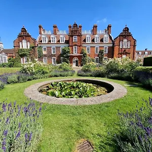 https://newnham-college-university-of-cambridge.cambridgehotelsuk.com