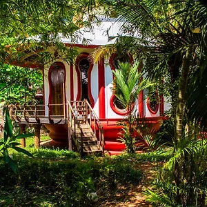 https://eden-garden.kerala-hotels.net